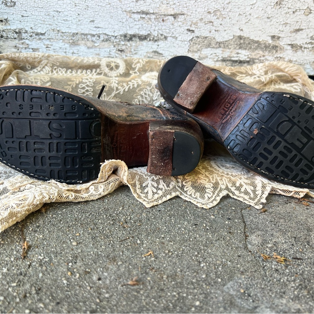 Bed/Stu Boho Cowgirl Distressed Gray Leather Lace-Up Stacked Heeled Kiltie Boots - Picture 10 of 12